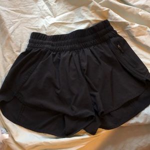 Lululemon tracker Short V 4”